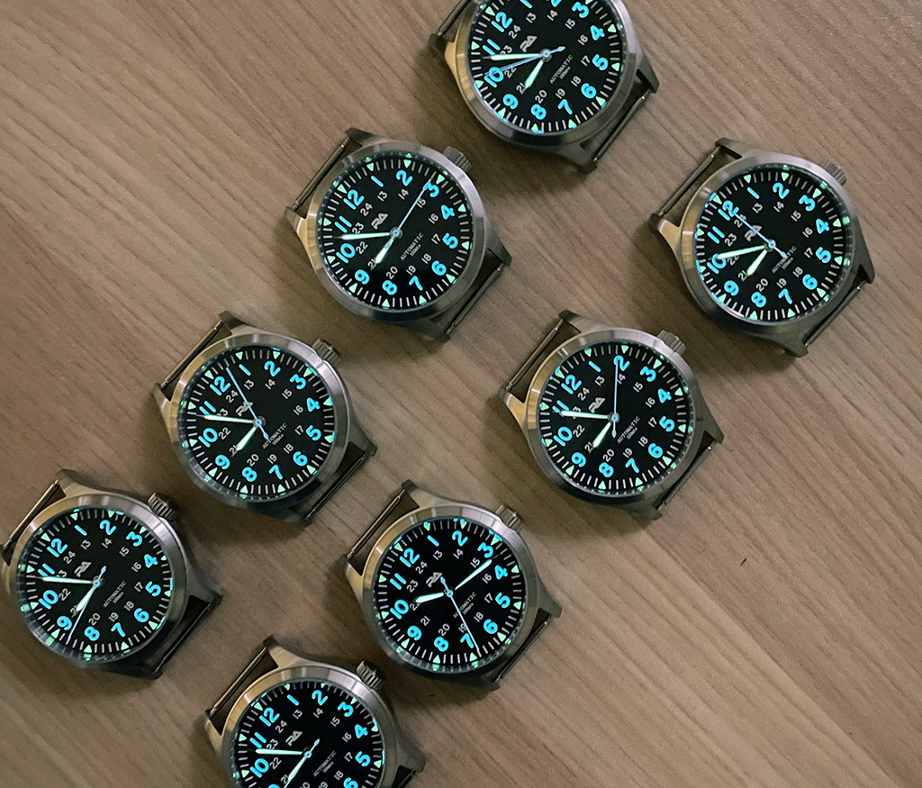 pouying custom watches service